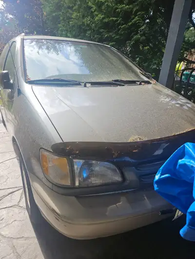 1999 Toyota Sienna LE, 435K mostly highway klms. Original owner, only rust is at the rear gate, alwa...