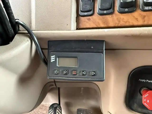 2006 PETERBILT 378 in Heavy Trucks in Saskatoon - Image 20