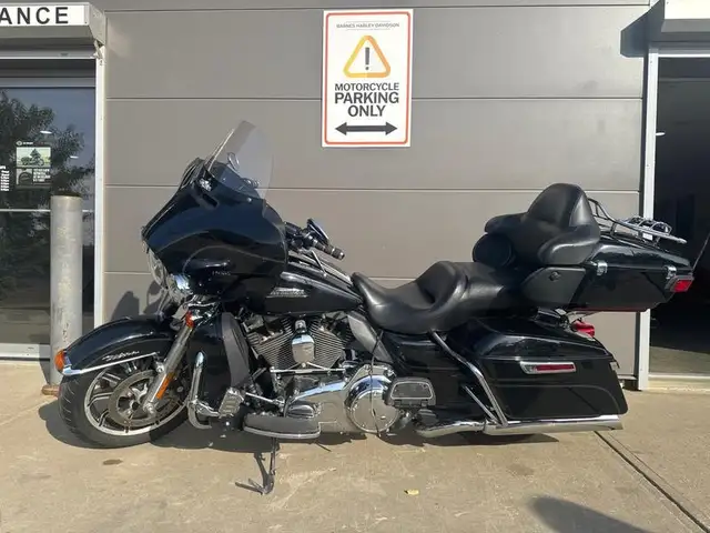 2014 Harley-Davidson FLHTCU - Electra Glide Ultra Classic in Sport Touring in Edmonton - Image 10