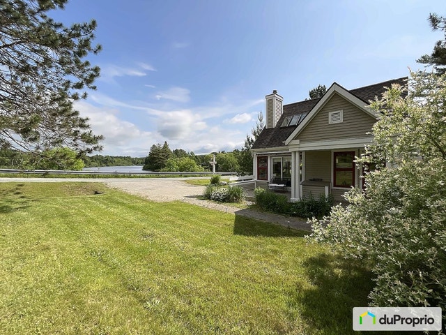 $695,000 - Cottage for sale in Orford — photo 1