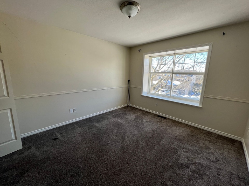 3 Bedroom Upper in McKinley Heights! 5