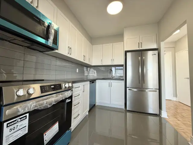 East York 2 Bedrooms Apartment for Rent - 1501 Woodbine Avenue in Long Term Rentals in Markham / York Region - Image 13