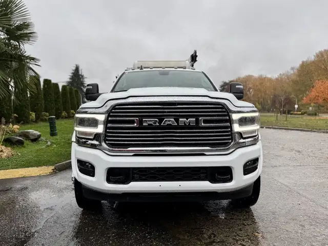 2024 Ram 5500 Heavy Duty Laramie 4x4 Crew Cab Cummins Service Tr in Heavy Trucks in Regina - Image 4