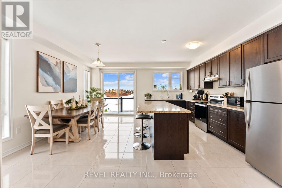 25 LAKE TRAIL WAY Whitby (Brooklin), Ontario 2