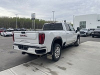 AMVIC Licensed Dealer GMC Premium Infotainment w/ Navigation | Duramax 6.6L V8 Turbo-Diesel | Techno... (image 8)