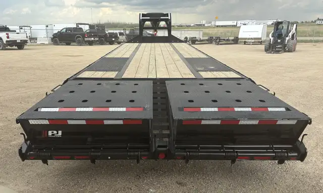 2026 PJ Trailers 32' Gooseneck Low-Pro Flatdeck with Duals 30K  in Cargo & Utility Trailers in Saskatoon - Image 20