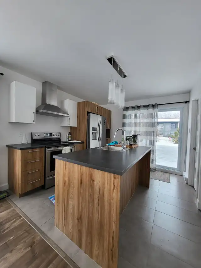 Awacak - 5 1/2 maison de ville sur 2 étages,construction récente in Long Term Rentals in Trois-Rivières - Image 3