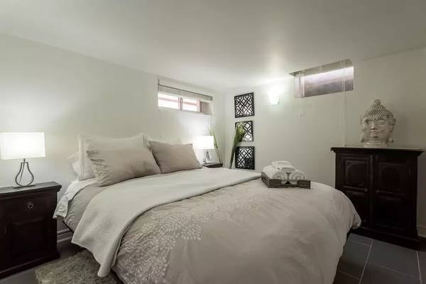 31/2 3 1/2  Superbe Meuble Tout Inclus! 5min Metro Longueuil! — photo 2