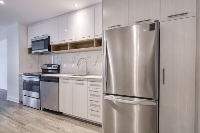 9675 Av. Papineau — photo 1