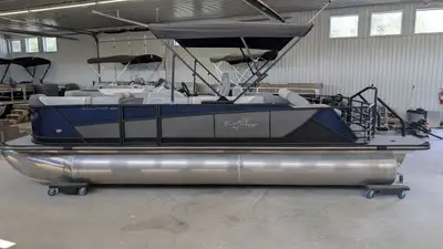 Marsh's Marina 2025 Sunchaser 23 Eclipse SSB – Blue | Suzuki DF200 Four-Stroke | In Stock – Marsh’s...
