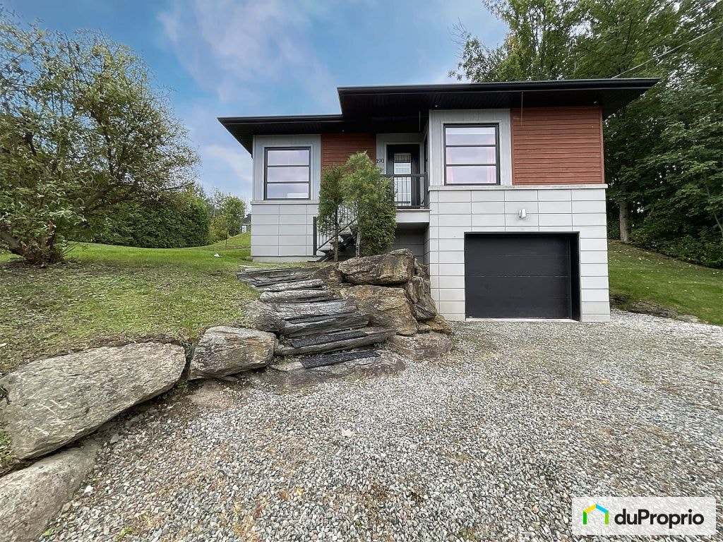 $559,990 - Bungalow for sale in Sherbrooke (Fleurimont) — photo 1