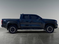 Thanks for viewing our House Of Cars McKnight inventory! AMVIC licensed dealer! Unleash your adventu... (image 7)