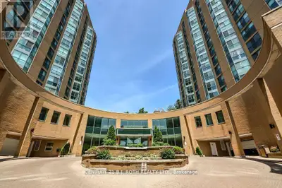 Welcome to Bayshore Landing, unit 508 at 150 Dunlop St East. Downtown living with room to breath. Th...