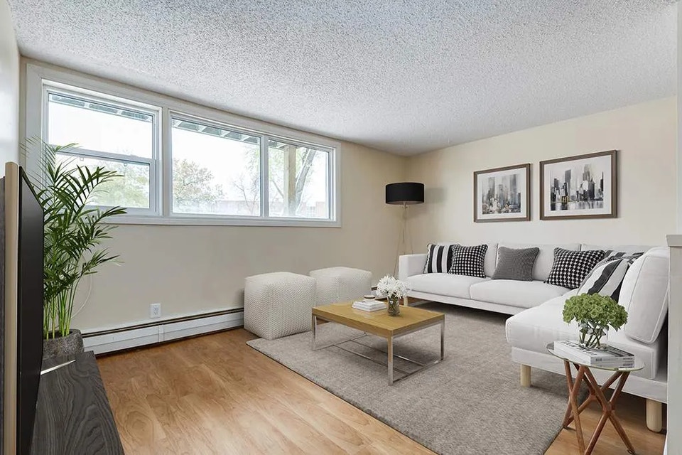 Affordable Apartments for Rent - Sherbrooke House - Apartment fo 4