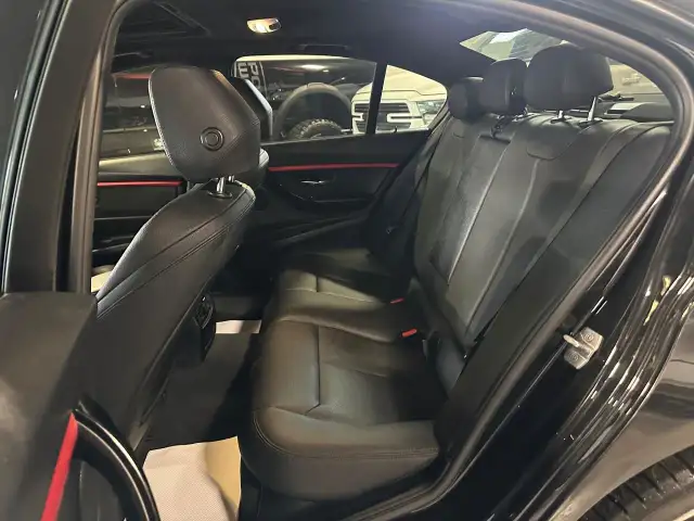 2018 BMW 3 Series 328d XDRIVE | LUXURY PKG | SUNROOF | NAVI in Cars & Trucks in City of Toronto - Image 16