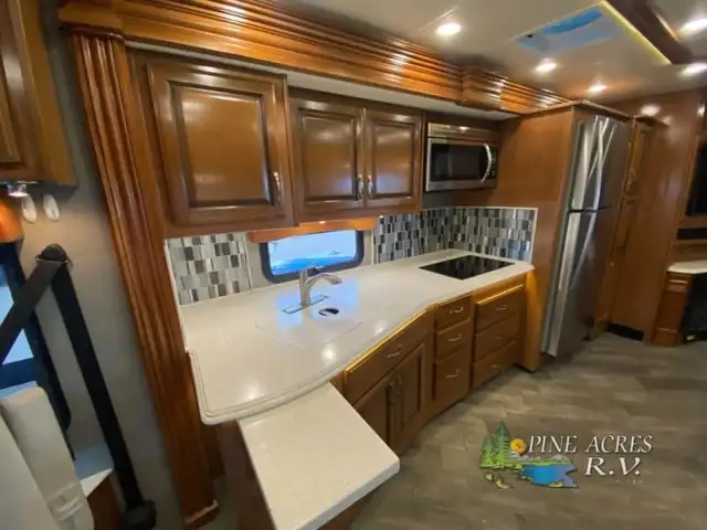 2018 Fleetwood RV Discovery 38K only 14,584 Miles in RVs & Motorhomes in Moncton - Image 16