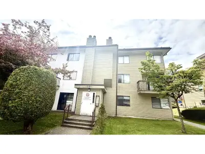Bright and spacious 3 BR, 2 BATH, Ground level Corner unit available in West Newton. Comes with a lo...