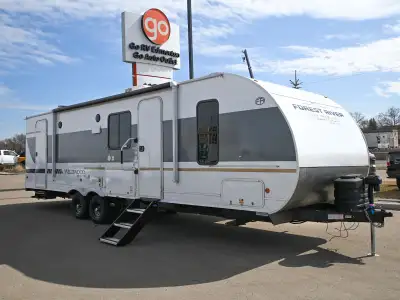 The new 2026 Wildwood 263BHXL travel trailer is a spacious and versatile trailer that's ideal for fa...