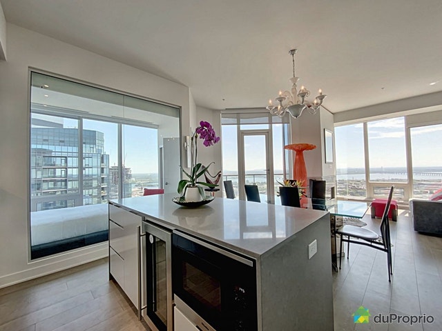 $1,200,000 - Condominium in Ville-Marie (downtown, old Mtl) — photo 1