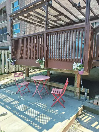Available Aug. 1 or earlier, 1 sunny room for $720 on the upper floor of a house, fully furnished wi...