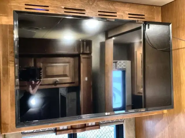 2017 Tiffin Motorhomes Allegro 36 LA in RVs & Motorhomes in Abbotsford - Image 16
