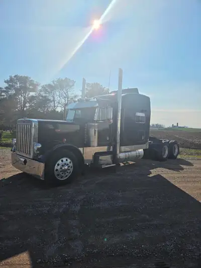 2005 PETERBILT 379 HIGHWAY TRUCK WITH SLEEPER, CAT C15(ACERT) MOTOR (REBUILT IN 2022 )500HP. ECM MIL...
