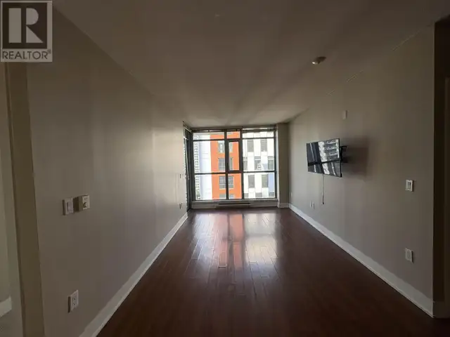 1709 3008 GLEN DRIVE Coquitlam, British Columbia63235551734659122