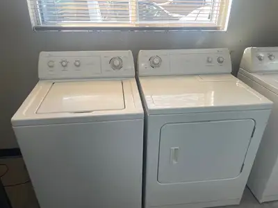 Laveuse sécheuse traditionnelles blanches Whirlpool, View more