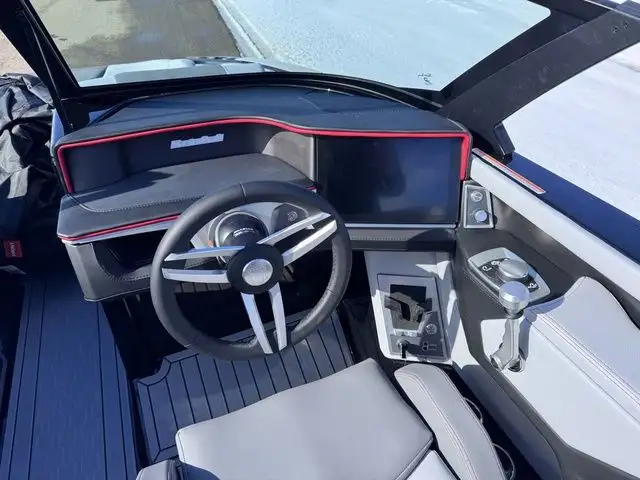 2025 Mastercraft XT20 in Powerboats & Motorboats in St. Albert - Image 15