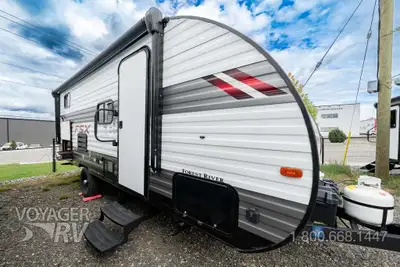 Located in Winfield, BC Call or Text 250-766-4607 Voyager RV Centre 1-800-668-1447 Air Conditioning...