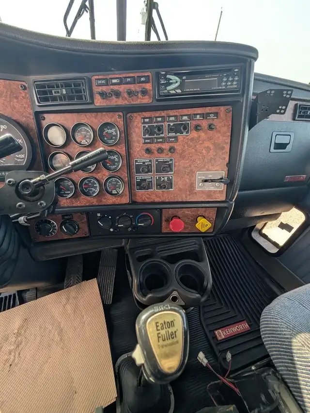 2004 KENWORTH T800 in Heavy Trucks in Kamloops - Image 22