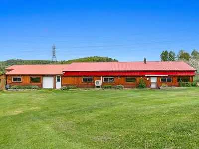 Excellent business opportunity! Operating kennel business for sale, currently in full operation, wit...