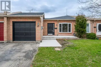 PRIME LOCATION!! Approx 1376 Sqft of Living Space!! **Large Spacious Upgraded 3+ 1 Bedroom Semi Deta...