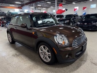 BROWN ON BLACK INTERIOR MINI COOPER WITH ONLY 73,335 KM OPTIONS: BLUETOOTH - HEATED SEATS - PANORAMI... (image 6)