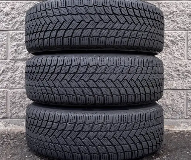 (95%) 4x 235/60R18 Michelin Winters w/ Volvo XC60 & XC90 Rims in Tires & Rims in City of Toronto - Image 4
