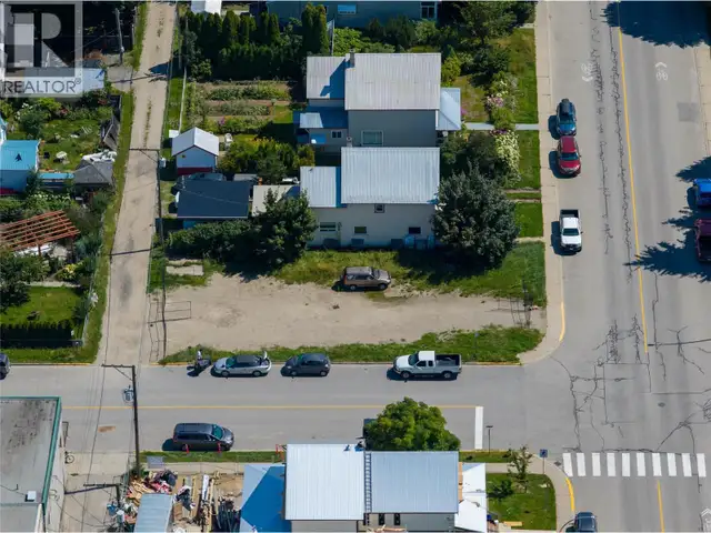 200 Third Street E Revelstoke, British Columbia in Land for Sale in Revelstoke - Image 3