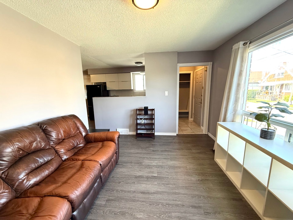 Main Unit - 19 Patricia St Thorold 3