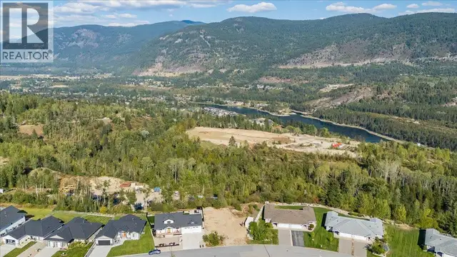 4009 Grandview Drive Castlegar, British Columbia in Land for Sale in Nelson - Image 24