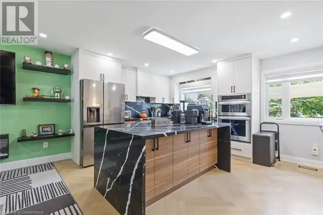 1302 DUNBAR Road Burlington, Ontario in Houses for Sale in Oakville / Halton Region - Image 18