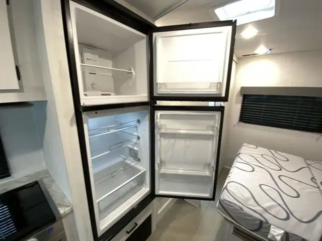 2023 EAST TO WEST Entrada 2200S in RVs & Motorhomes in Bedford - Image 26