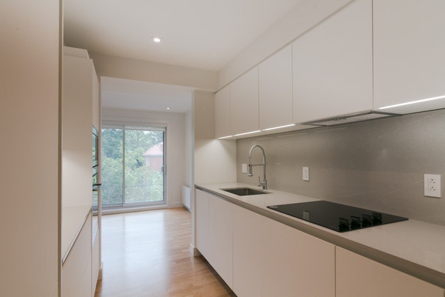 3195 Van Horne Avenue — photo 1