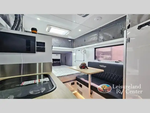 2027 MDC XT15-4E OGE – True Off-Grid Bunkhouse in Travel Trailers & Campers in Delta/Surrey/Langley - Image 10