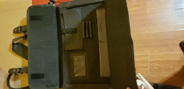 Laptop case. 15inch. Durable Faux leather. Black in Laptop Accessories in Pembroke - Image 3