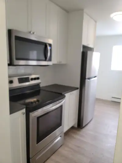 70 Albert Street For Rent – Pet-Friendly Unit with Utilities Included Spacious and comfortable renta...