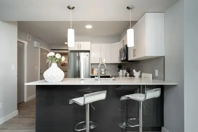 Prairie View Pointe - Modern and Spacious 2 Bedroom Unit - 876 S