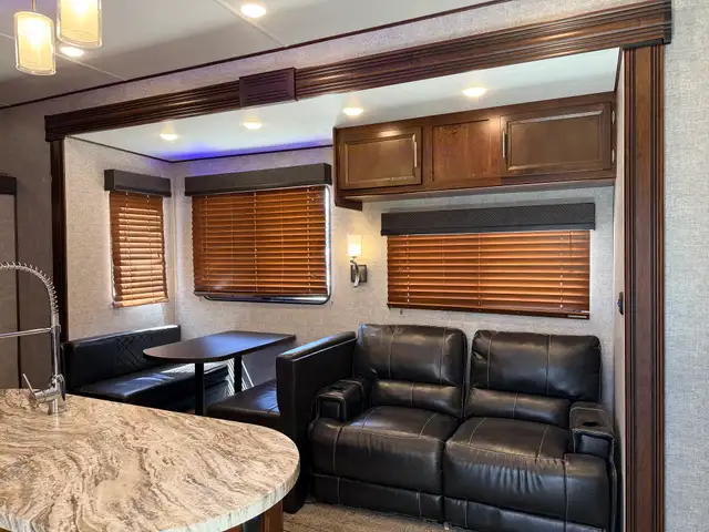 2019 Forest River VENGEANCE 377 V in Travel Trailers & Campers in St. Albert - Image 11