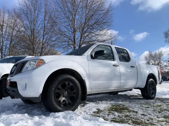 2012 NISSAN FRONTIER CREW 4X4 LOW KMS CERTIFIED in Cars & Trucks in Guelph - Image 2