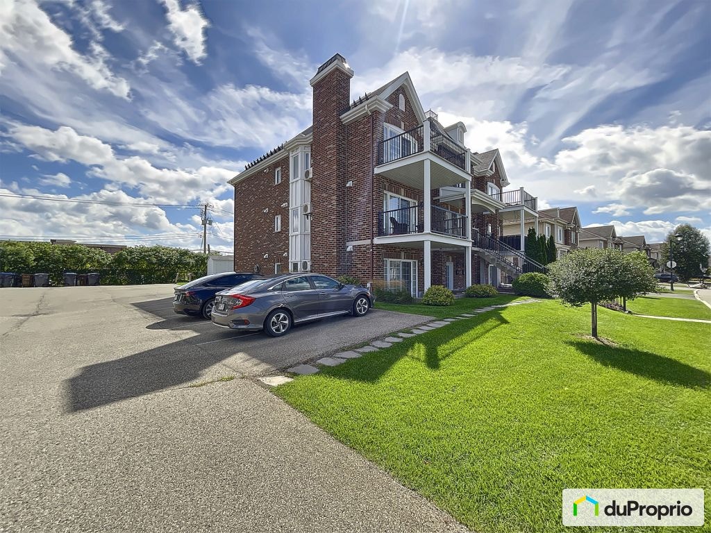 $389,000 - Condominium for sale in Ste-Marthe-Sur-Le-Lac — photo 2