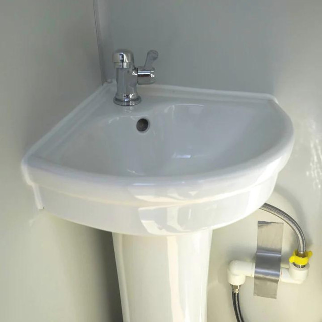 Toilettes mobiles - Design simple et élégant dans Autre  à Drummondville - Image 2