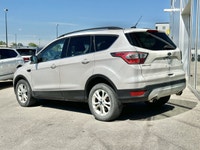* SE CONVENIENCE PACKAGE * REAR PARKING AID SENSORS * ROOF RAILS * SYNC 3 * POWER 10 WAY DRIVER SEAT... (image 3)